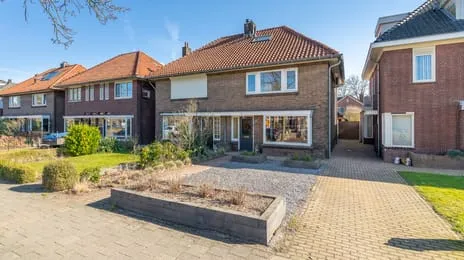 Twee-onder-één-kap te koop: Vriezenveenseweg 107, Vriezenveenseweg en omgeving Haghoek Oost Almelo
