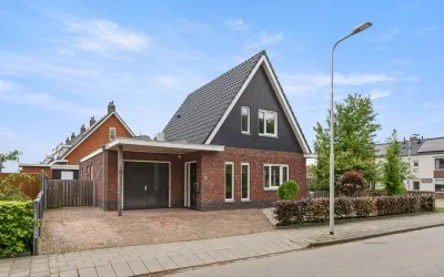 Vrijstaande woning te koop: Vriezeweg 101, Deest Deest
