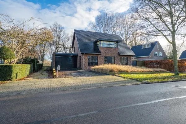 Vrijstaande woning te koop: Vriezeweg 38, Deest Deest