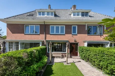 Tussenwoning te koop: Vrijburglaan 42, Overveen Overveen
