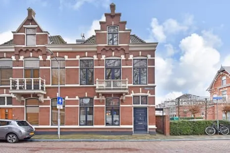 Twee-onder-één-kap te koop: Vrijburgstraat 1, Voorburg West zuid Voorburg