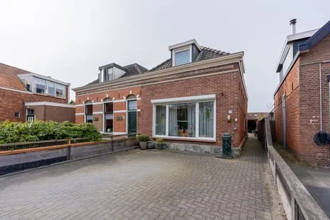 Twee-onder-één-kap te koop: Vrijburgstraat 17, West-Souburg Vlissingen