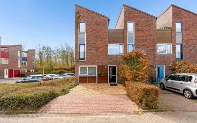 Hoekwoning te koop: Vrijdagstraat 1, Seizoenenbuurt Noord Almere