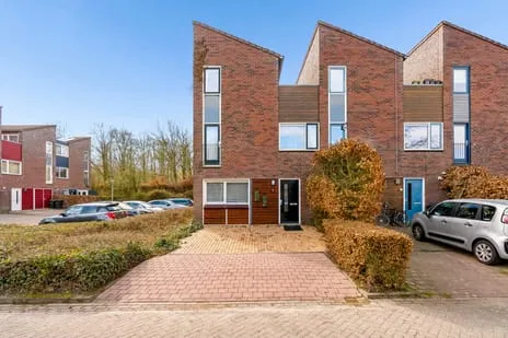 Hoekwoning te koop: Vrijdagstraat 1, Seizoenenbuurt Noord Almere