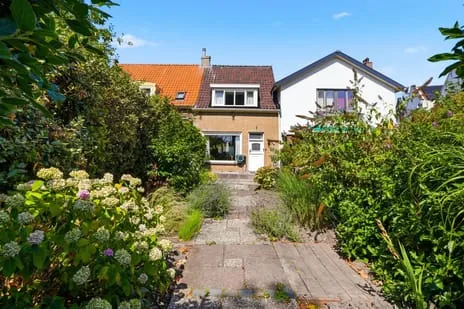 Tussenwoning te koop: Vrijdomweg 4, Vredehof Zuid Vlissingen