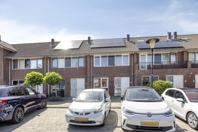 Tussenwoning te koop: Vrijenburglaan 13, Vrijenburg Barendrecht