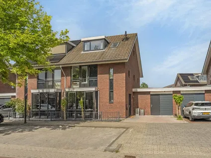 Tussenwoning te koop: Vrijenburglaan 71, Vrijenburg Barendrecht