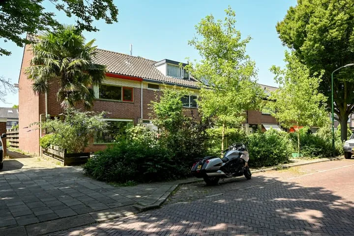Hoekwoning te koop: Vrijheidslaan 105, Breukelen Noord Breukelen
