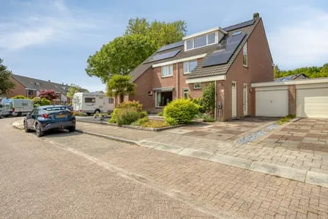 Tussenwoning te koop: Vrijheidsplaat 14, Emmeloord-Espelervaart-Espelervaart West Emmeloord