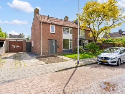 Twee-onder-één-kap te koop: Vrijheidsstraat 15, Enschot Midden Berkel-Enschot