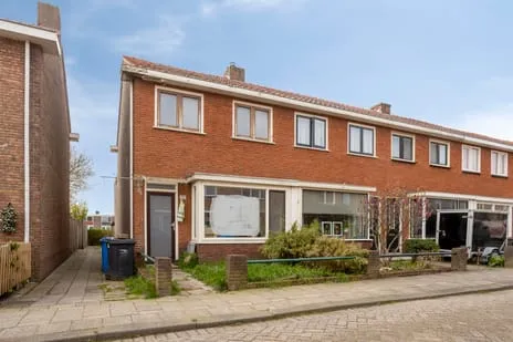 Hoekwoning te koop: Vrijlandtstraat 70, Pernis Pernis Rotterdam