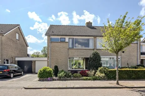 Tussenwoning te koop: Vroenhoutstraat 14, Leijsenakkers Oosterhout (Nb)