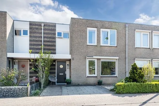 Woning te koop: Vroonhoeve, Wijk Wijk En Aalburg