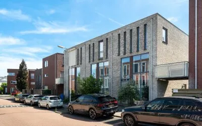 Hoekwoning te koop: Vroonhoevelaan 11, Vroonhoevebuurt Alphen Aan Den Rijn