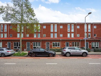 Tussenwoning te koop: Vrouw Avenweg 136, Rietbuurt 'S-Gravenhage
