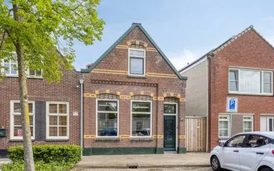 Twee-onder-één-kap te koop: Vrouwemadestraat 87, Vrouwenhof Roosendaal