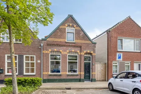 Twee-onder-één-kap te koop: Vrouwemadestraat 87, Vrouwenhof Roosendaal
