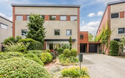 Tussenwoning te koop: Vrouwenlaan 80, Schellerhoek Zwolle