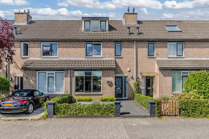Terraced house for sale: Vrouwenzand 5, Bovenmaat Noord Huizen