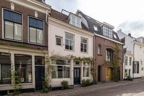 Terraced house for sale: Vrouwjuttenstraat 7, Lange Nieuwstraat en omgeving Utrecht