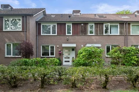 Tussenwoning te koop: Vughterhage 7, Loyolaan en omgeving Vught