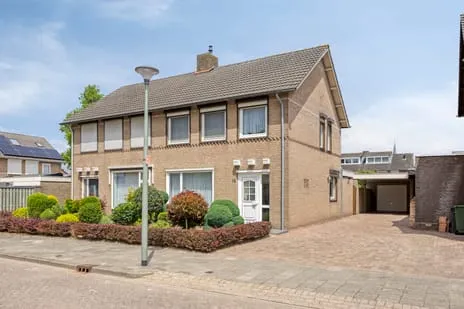 Twee-onder-één-kap te koop: Vullingsstraat 15, Leunen Leunen