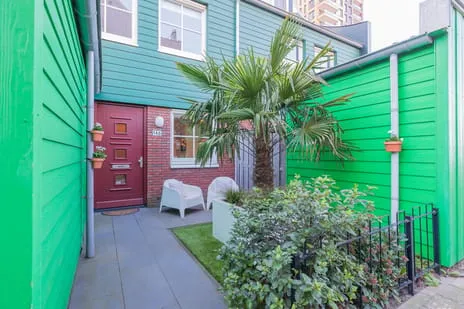 Tussenwoning te koop: Vurehout 146, Zaans Hout Zaandam