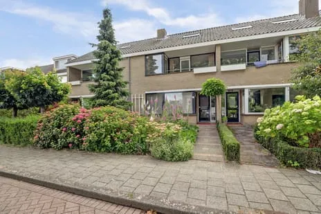 Tussenwoning te koop: Vuurdoornlaan 27, Windrooskwartier en Heesterbuurt Gouda