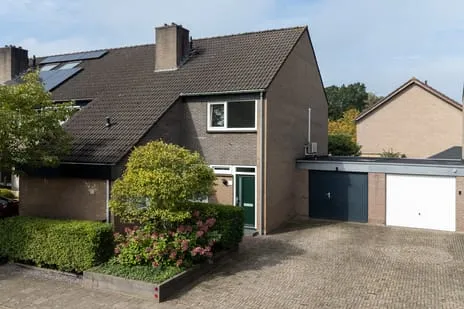 Tussenwoning te koop: Vuurdoornstraat 266, Heggerenk Vaassen