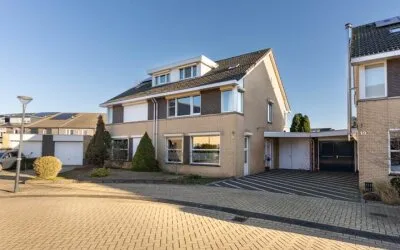 Tussenwoning te koop: Vuurijzer 21, Uden