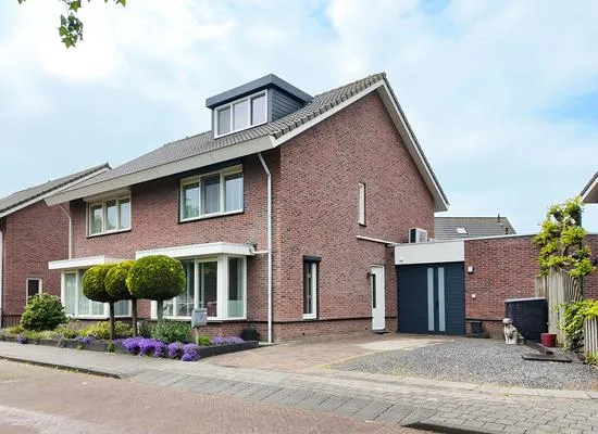Tussenwoning te koop: Vuurvlinder 17, Standdaarbuiten Standdaarbuiten