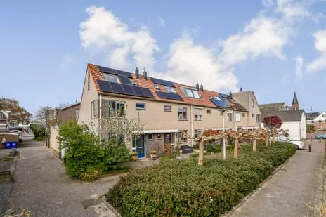 Corner house for sale: W. Moolenaarshof 12, Vrouwenpolderbuurt Sassenheim