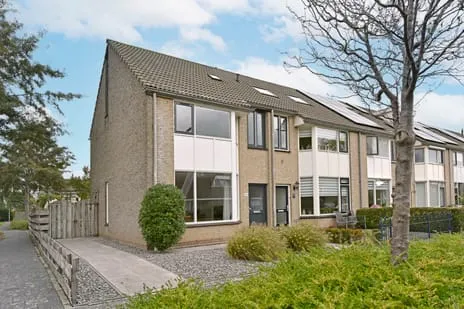 Hoekwoning te koop: W. Ontzigtstraat 26, Langeraar Ter Aar