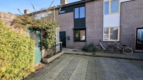 Tussenwoning te koop: W. Pijperstraat 10, Spijkenisse