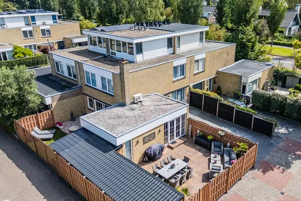 Koopwoning: W. v.d. Brinkstraat 8 in Purmerend - €650.000 - 159m²
