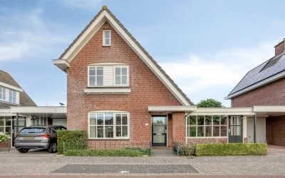 Twee-onder-één-kap te koop: W.F. Hermanslaan 5, Kloetinge