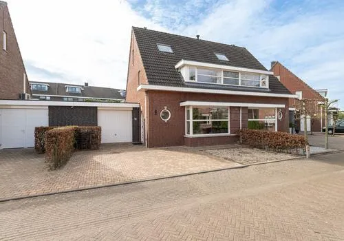 Tussenwoning te koop: W.J. van der Hooftstraat 34, Meteren - Kalenberg Meteren