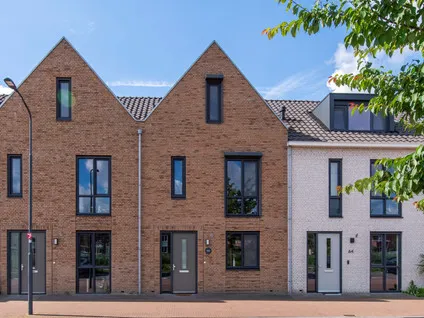 Tussenwoning te koop: Waagmeester 66, Veenderij Veenendaal