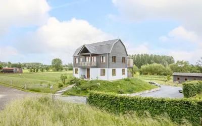 Vrijstaande woning te koop: Waalbandijk 109A, Beneden-Leeuwen