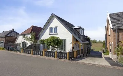 Hoekwoning te koop: Waalbandijk 28, Gameren Gameren