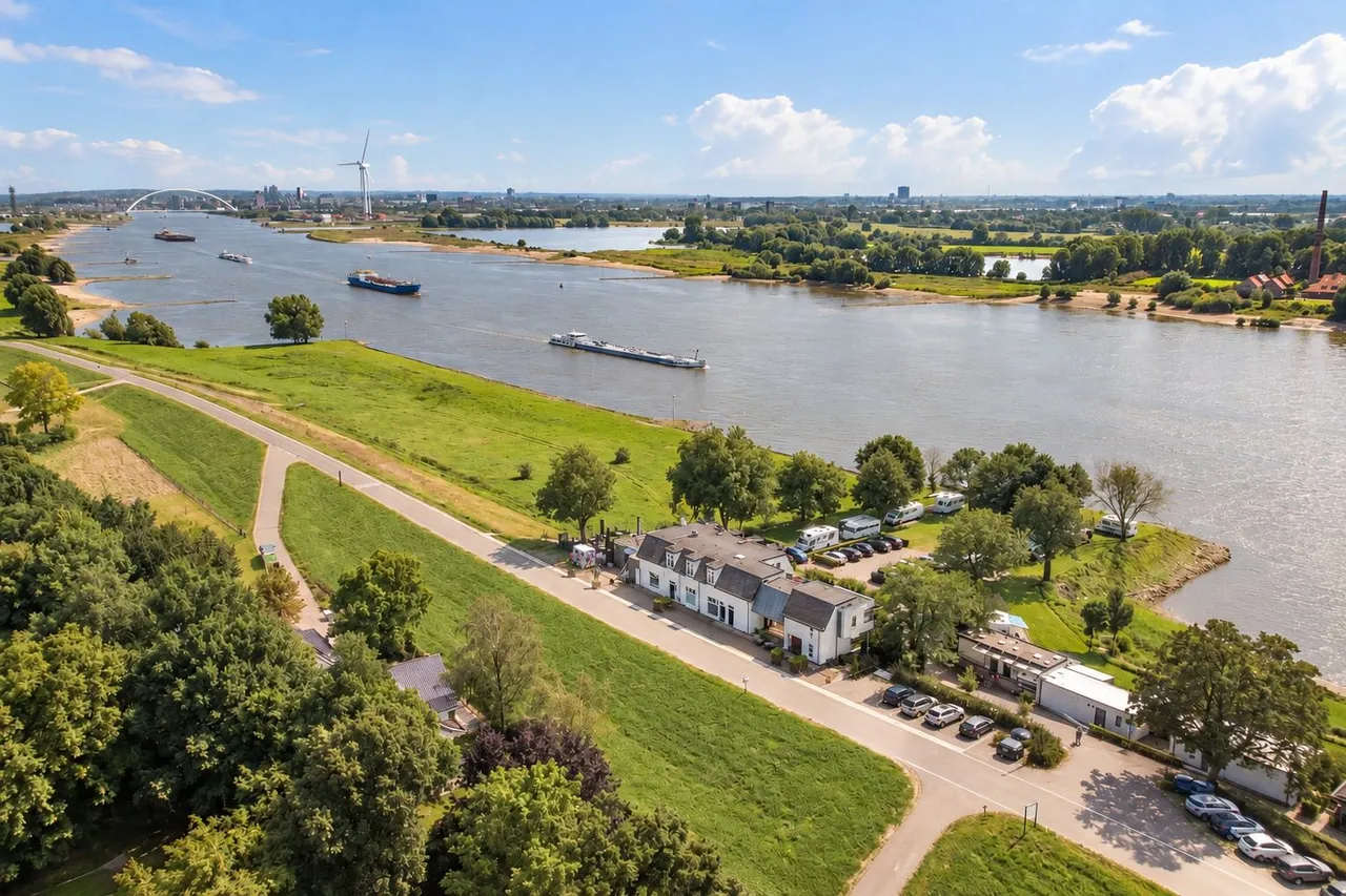 Appartement te koop: Waaldijk 39C, Oosterhout (Ge)