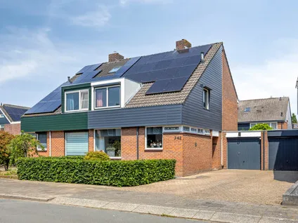 Tussenwoning te koop: Waalkant 42, Ochten Ochten