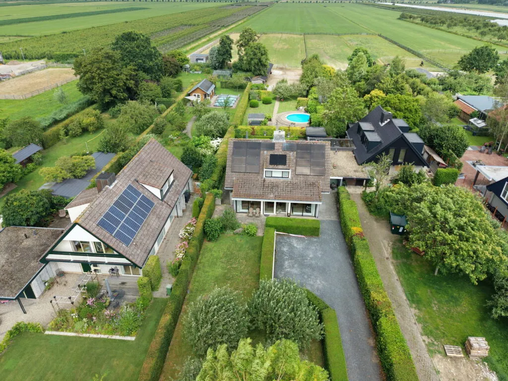 Twee-onder-één-kap te koop: Waalseweg 52E, Tull En 'T Waal