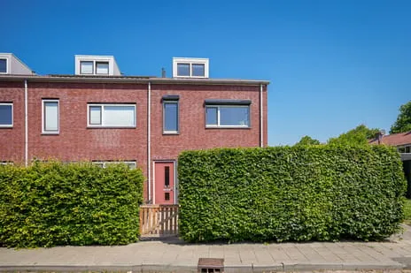 Corner house for sale: Waalstraat 10, Geldermalsen Centrum Geldermalsen