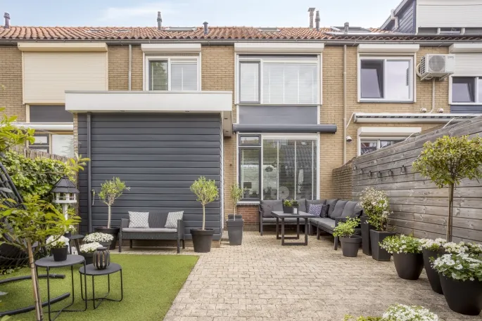 Tussenwoning te koop: Waalstraat 4, Maasdam Woonkern Maasdam