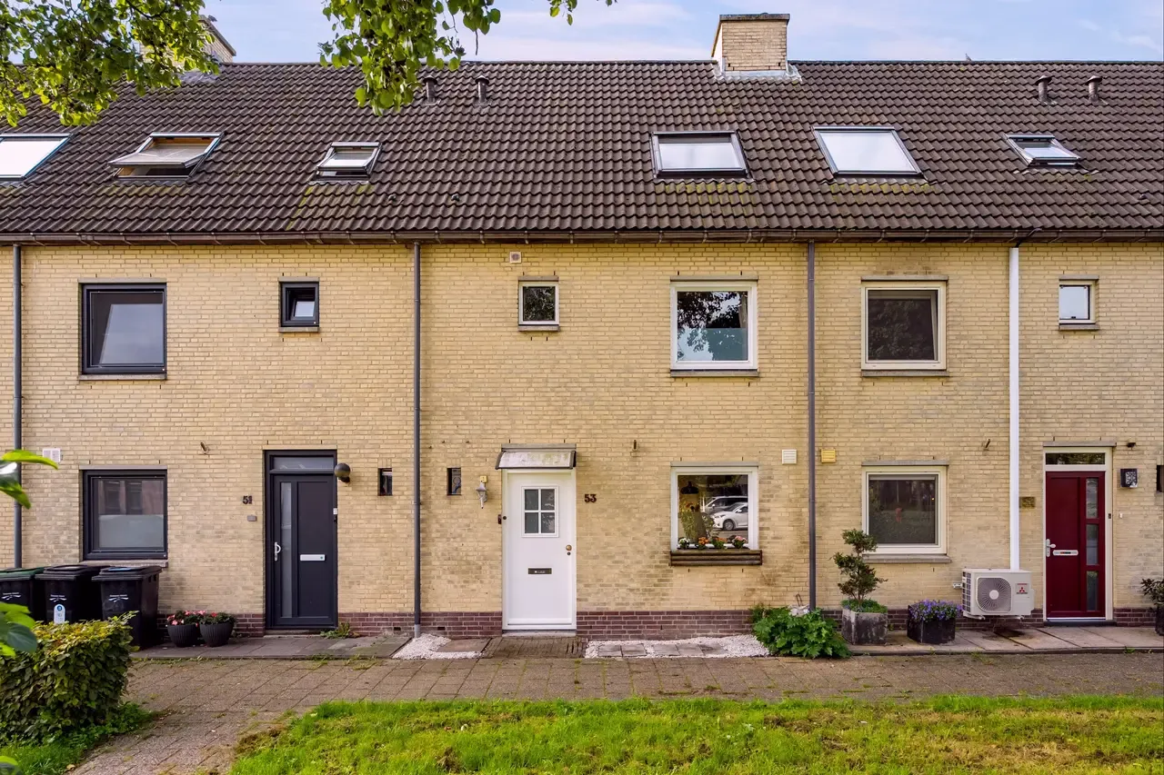 Tussenwoning te koop: Waalstraat 53, Almere
