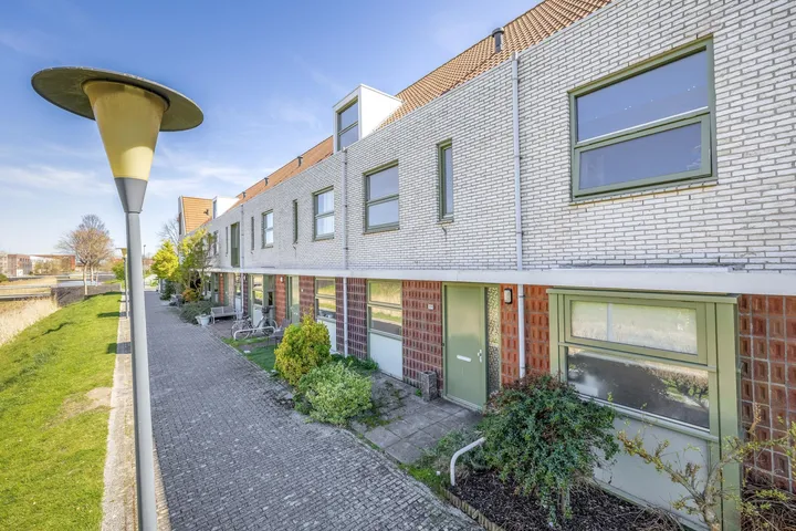 Tussenwoning te koop: Waarderstraat 109, Zoetermeer