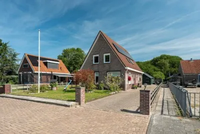 Detached house for sale: Waaxenserweg 11, Lollum Lollum
