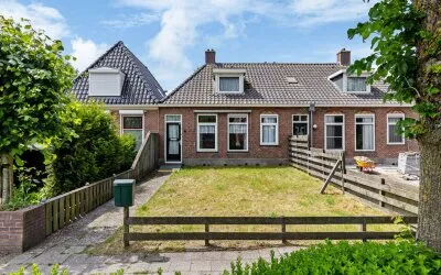 Tussenwoning te koop: Waaxenserweg 24, Lollum Lollum
