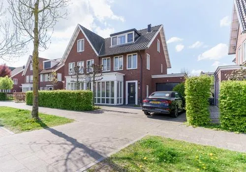 Twee-onder-één-kap te koop: Waddenweg 36, Rodenrijse Zoom Berkel En Rodenrijs